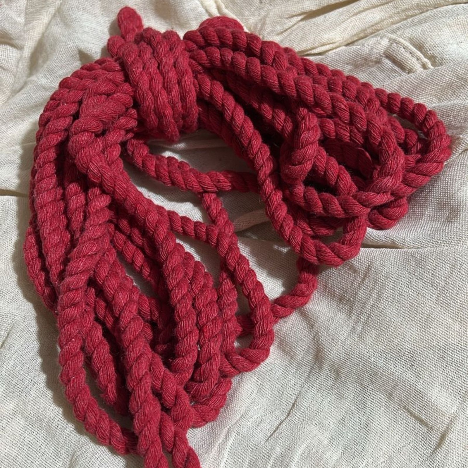 Cuerda de Algodón Fina – Shibari & Bondage - Imagen 4