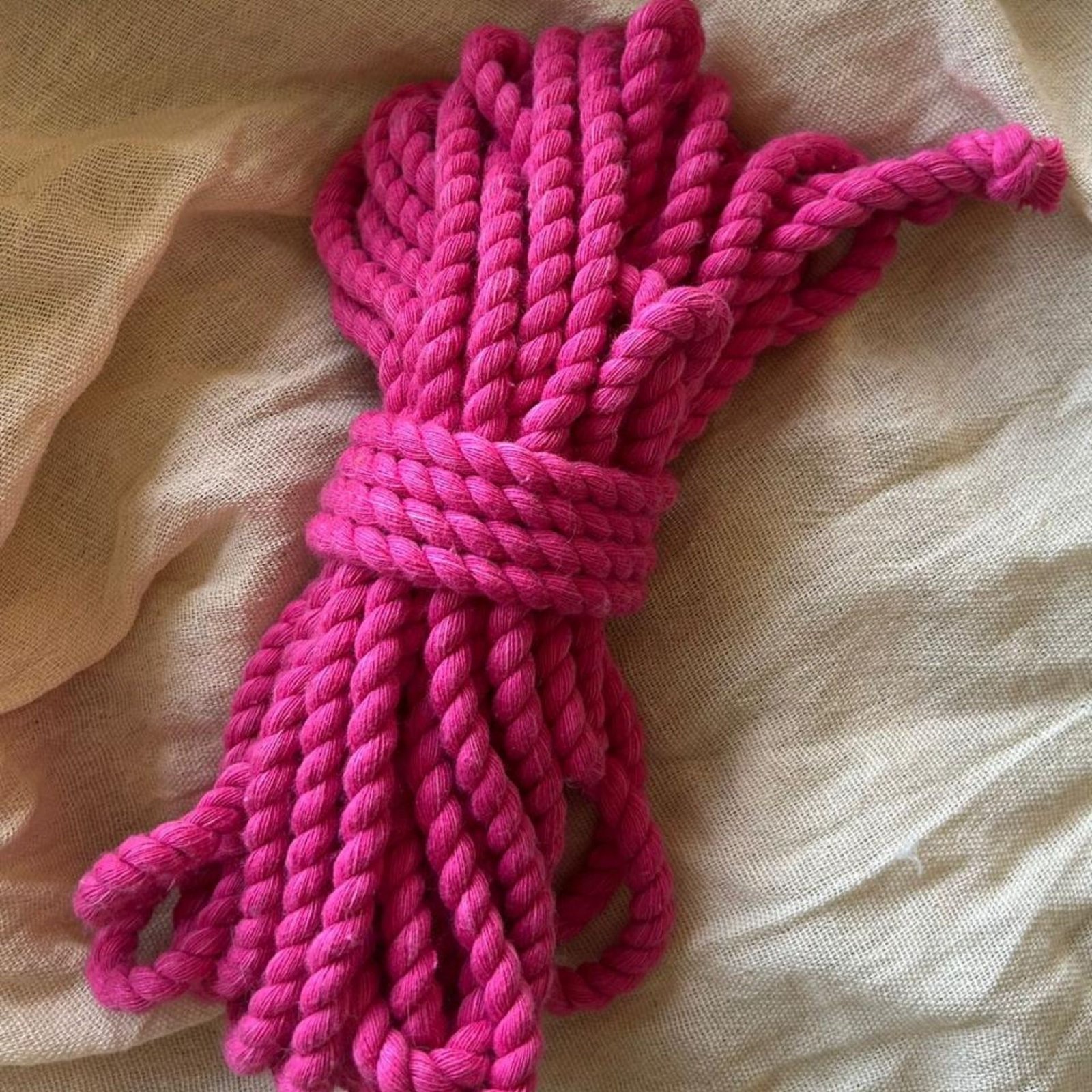 Cuerda de Algodón Fina – Shibari & Bondage - Imagen 9